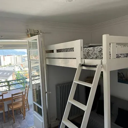 Le Rooftop Calme Et Terrasse A 1 Minute De La Gare Apartamento Grenoble